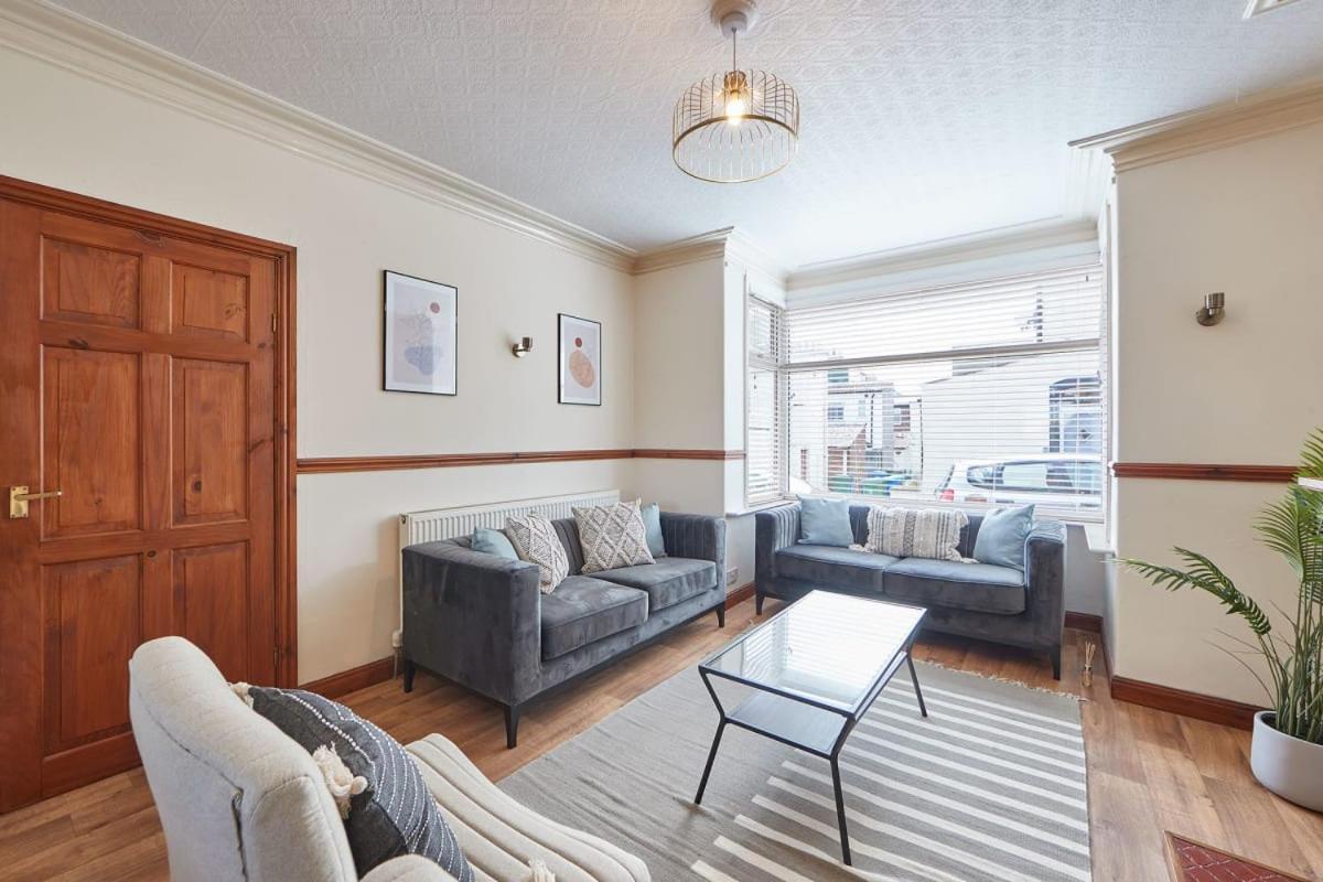 Blue Sky 3 Bedroom Cottage Whitby Buitenkant foto